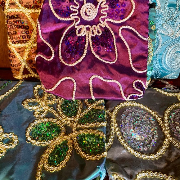 Small Embroidered Sequin Zipped Elephant Pouch (Several Colors Available) - Picture 2 of 11